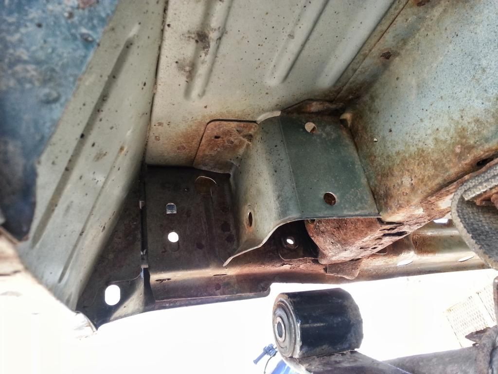 HD Engineering No lift XJ Shackle Relocation bracket Install Jeep